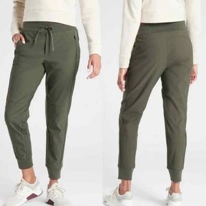 Athleta Headlands Hybrid Trek Jogger 6 Tall